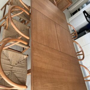 Wishbone dinning table