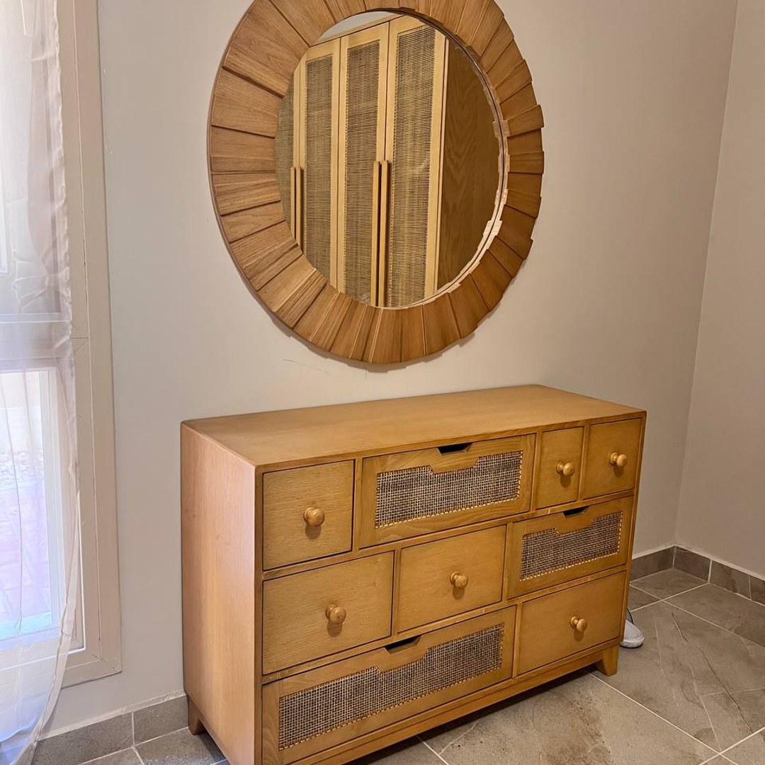 cane dresser